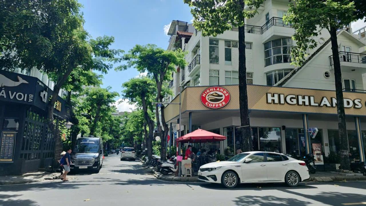 Phu My Hung Bed & Breakfast *